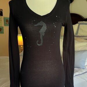 Black v neck long sleeve top seahorse and bubbles small
